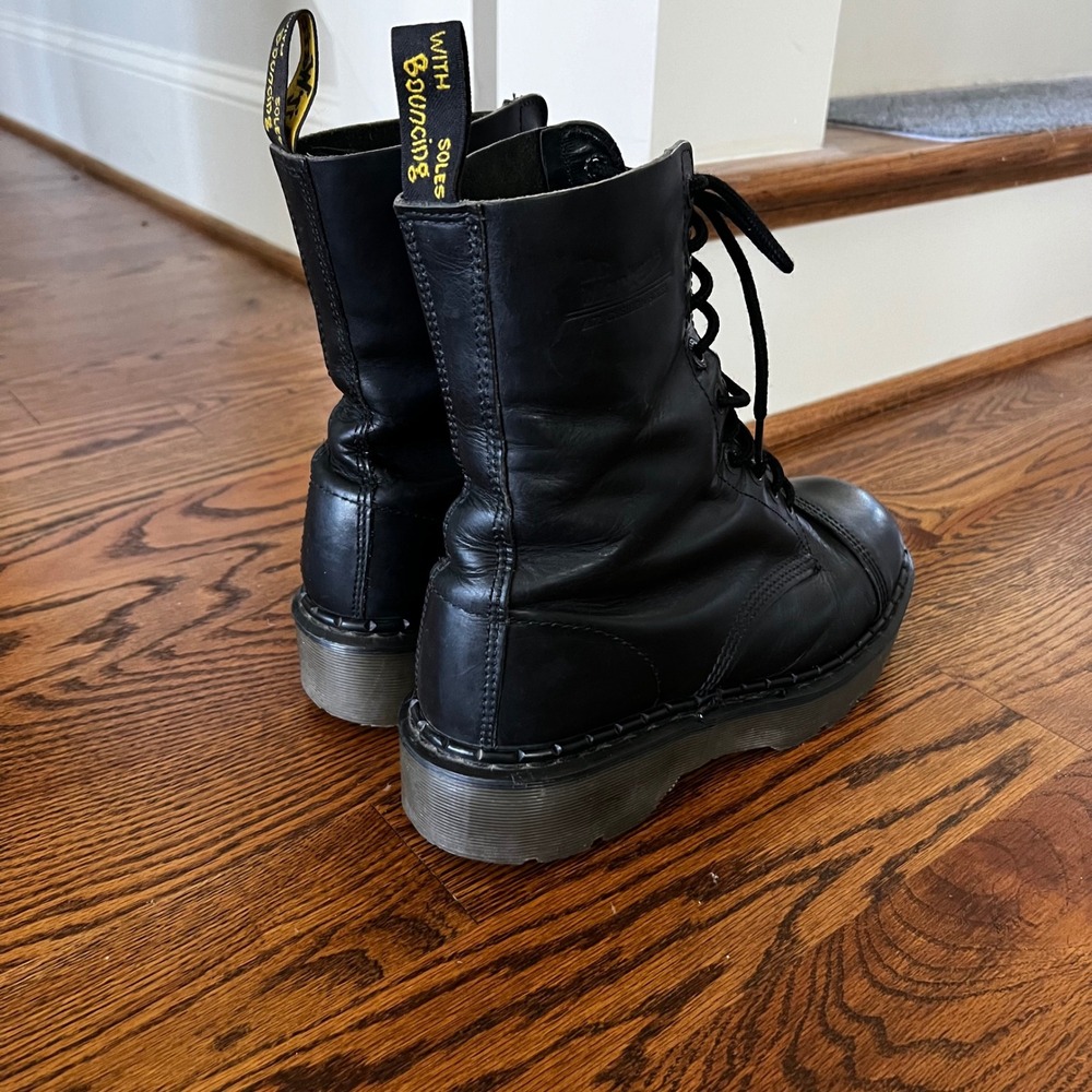 Dr. Martens Made in England Vtg Black Leather Original Platform Boots 12 Eye - Picture 16 of 16